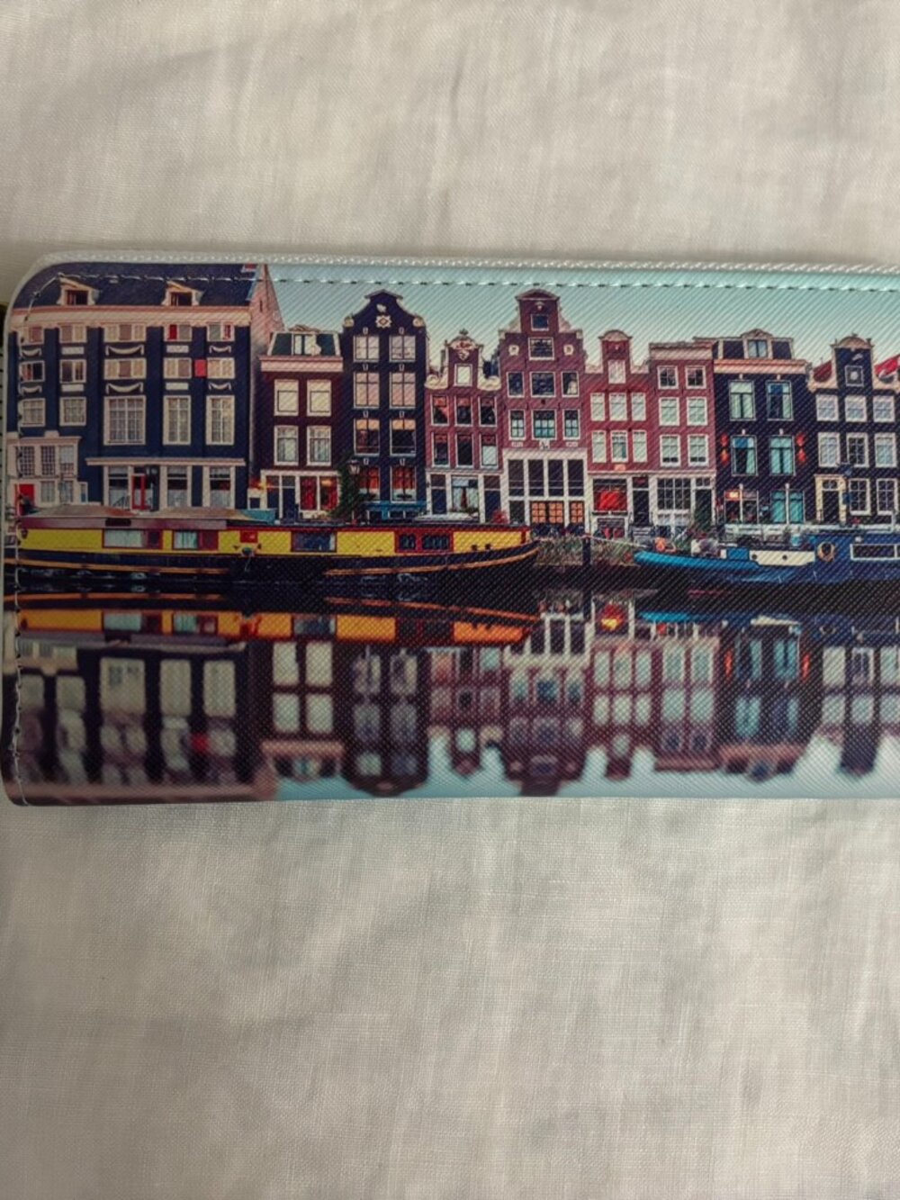 NWOT Amsterdam print zip around wallet
